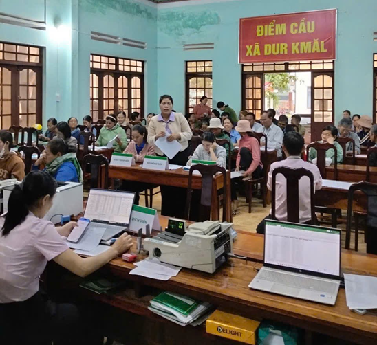 Giao dịch Ngân hàng chính sách định kỳ tại xã Dur Kmăl